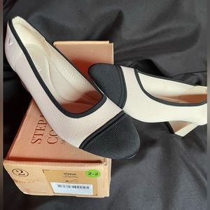 Vivaia women’s shoes size EUR41.